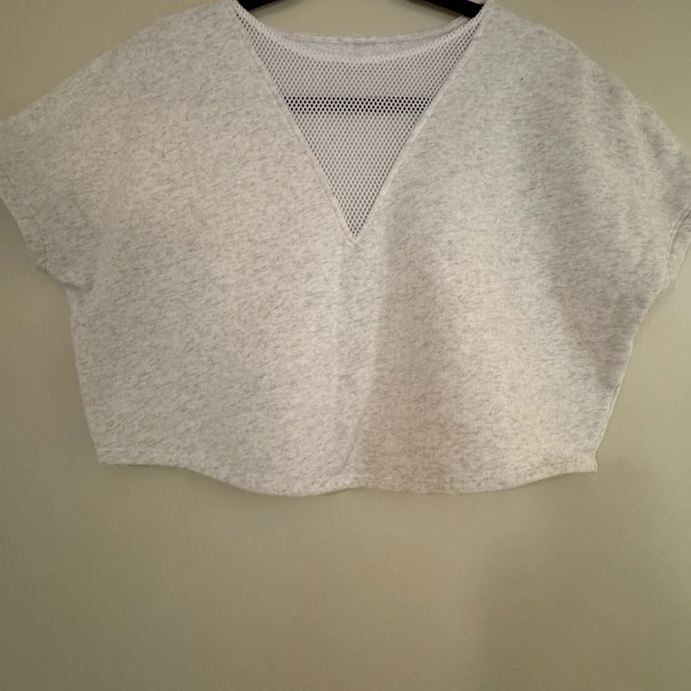 ALO Yoga Heather Gray Cropped Mesh V-Neck Top